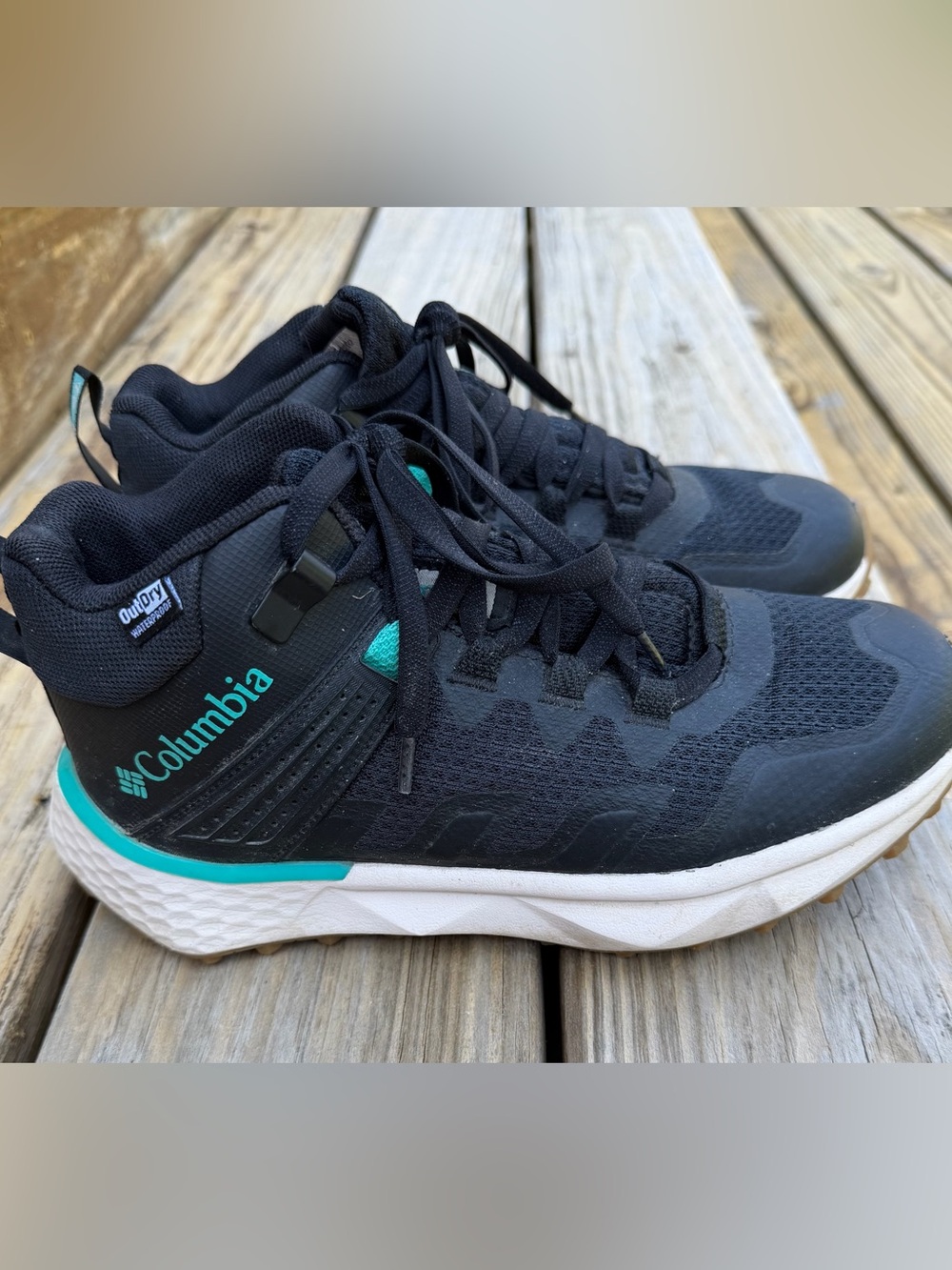 Columbia Waterproof Women's Black with Teal Trail Running Shoe 6.5